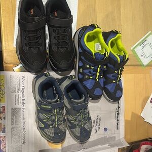 Merrell Black and Green Sneakers Athletic Shoes